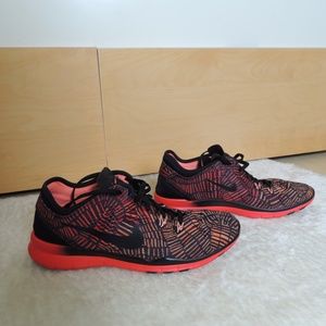 Nike Free TR Fit 5 Sneaker (Women's, size 8.5) *GREAT Used Condition*